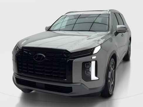Used 2025 Hyundai Palisade Limited FWD image 4