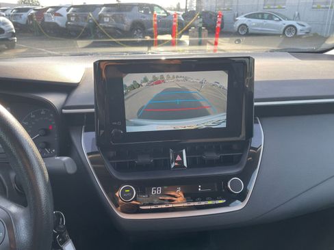 Used 2025 Toyota Corolla LE image 25