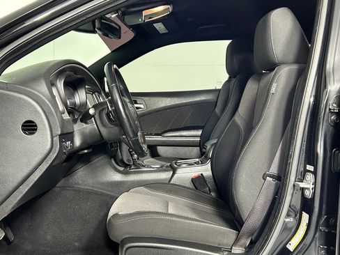 Used 2019 Dodge Charger SXT AWD/4WD image 25