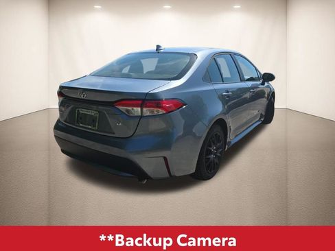 Used 2022 Toyota Corolla LE image 4