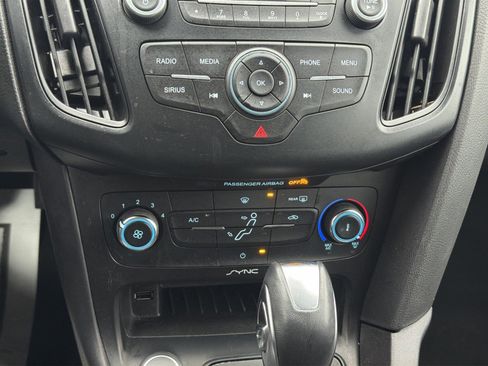 Used 2015 Ford Focus SE image 20