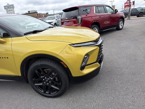 Used 2024 Chevrolet Blazer RS w/ Driver Confidence II Package AWD/4WD image 4