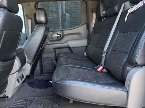 Used 2021 Chevrolet Silverado 1500 LT image 12