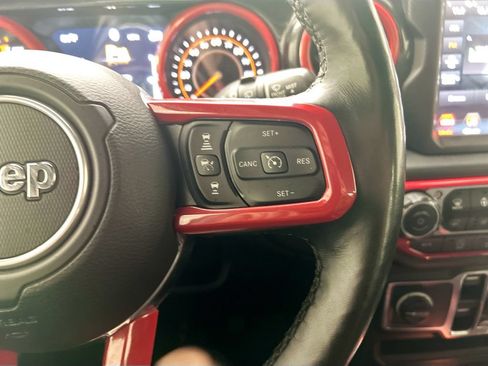 Used 2021 Jeep Wrangler Unlimited Sahara AWD/4WD image 12