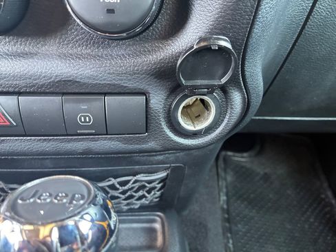 Used 2011 Jeep Wrangler Rubicon w/ PWR Convenience Group image 5