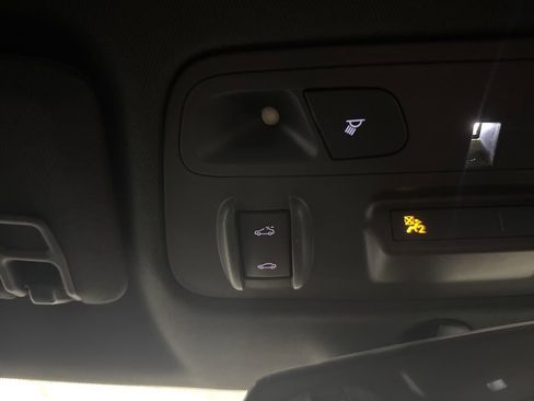 Used 2018 Chevrolet Camaro SS RWD image 39
