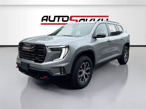 Used 2024 GMC Acadia AT4 w/ Luxury Package image 3