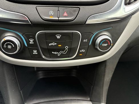 Used 2024 Chevrolet Equinox LS w/ LS Convenience Package image 24