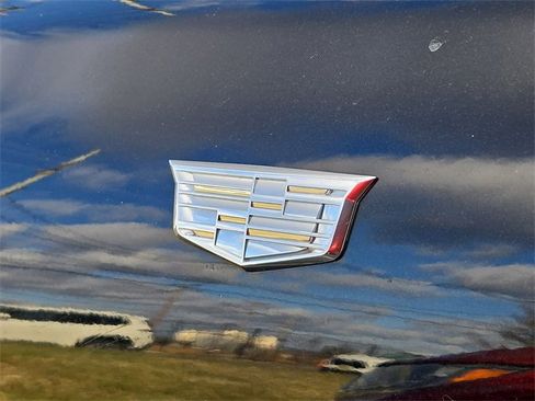 Used 2022 Cadillac XT6 Premium Luxury w/ Platinum Package image 8