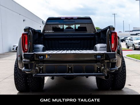 Used 2023 GMC Sierra 3500 Denali w/ Denali Ultimate Package AWD/4WD image 9