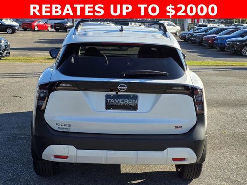 New 2026 Nissan Kicks SR FWD image 4