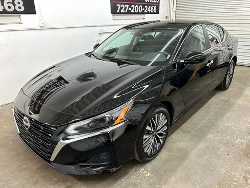 Used 2023 Nissan Altima 2.5 SV image 7