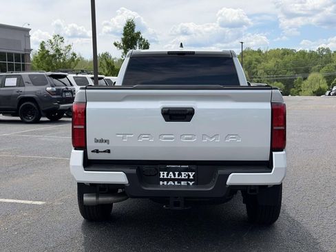 Used 2024 Toyota Tacoma TRD Sport AWD/4WD image 22