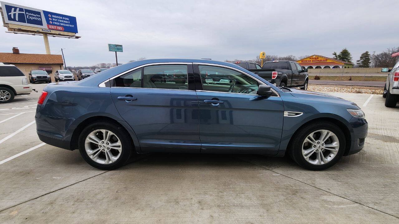 Used 2018 Ford Taurus SE FWD image 7