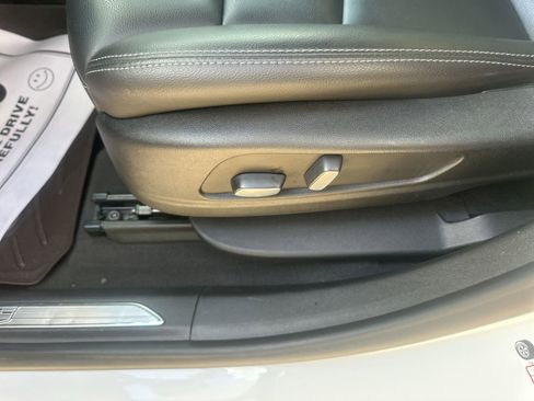 Used 2021 Cadillac XT5 Luxury FWD image 23