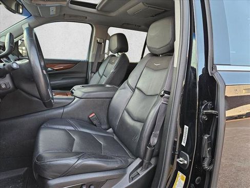 Used 2015 Cadillac Escalade Luxury AWD/4WD image 12