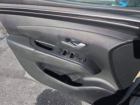 Used 2022 Hyundai Santa Cruz SEL Premium image 10