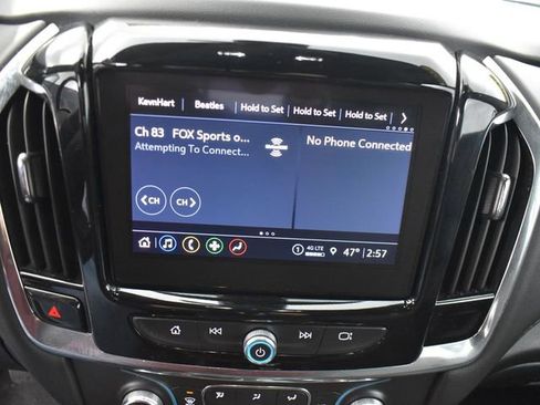 Used 2023 Chevrolet Traverse LT image 19