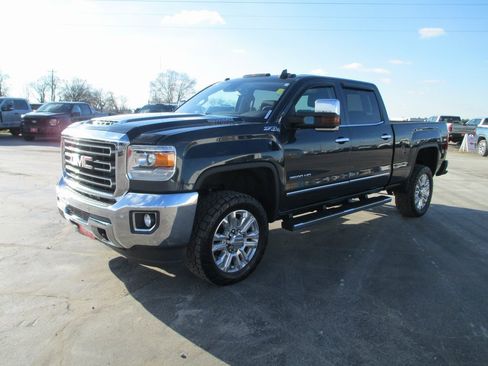 Used 2019 GMC Sierra 3500 SLT w/ Duramax Plus Package image 9
