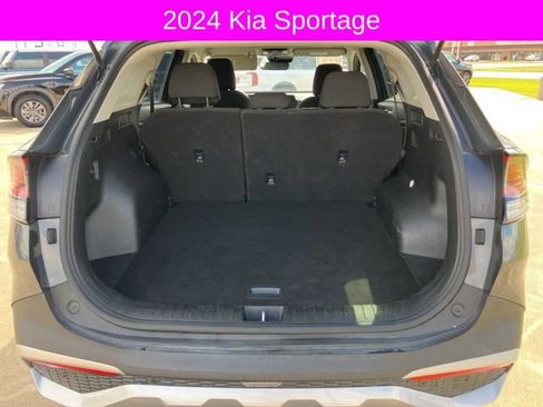 Used 2024 Kia Sportage LX image 17