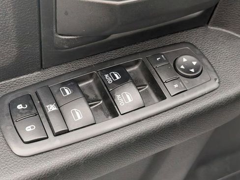 Used 2018 RAM 2500 Tradesman w/ Chrome Appearance Group image 11