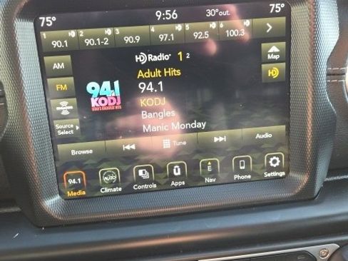 Used 2021 Jeep Wrangler Unlimited Sahara image 10