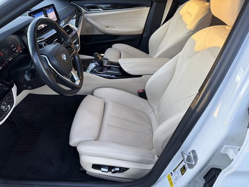 Used 2020 BMW 530i w/ Convenience Package image 9