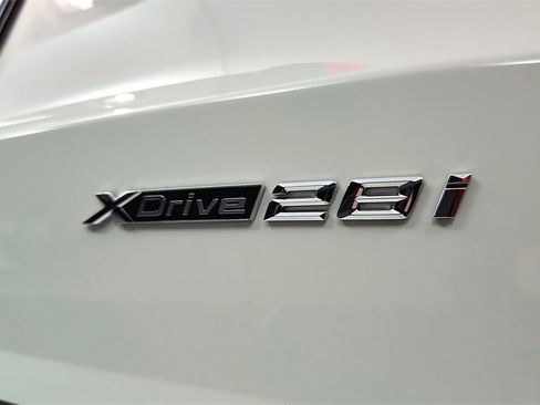 Used 2025 BMW X1 xDrive28i w/ Convenience Package image 24