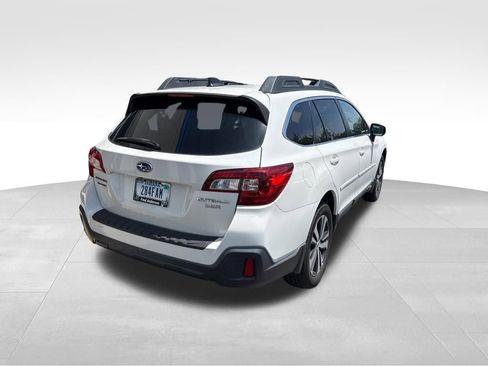 Used 2018 Subaru Outback 3.6R Limited AWD/4WD image 6