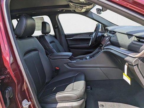 New 2025 Jeep Grand Cherokee L Limited w/ Black Appearance Package image 20