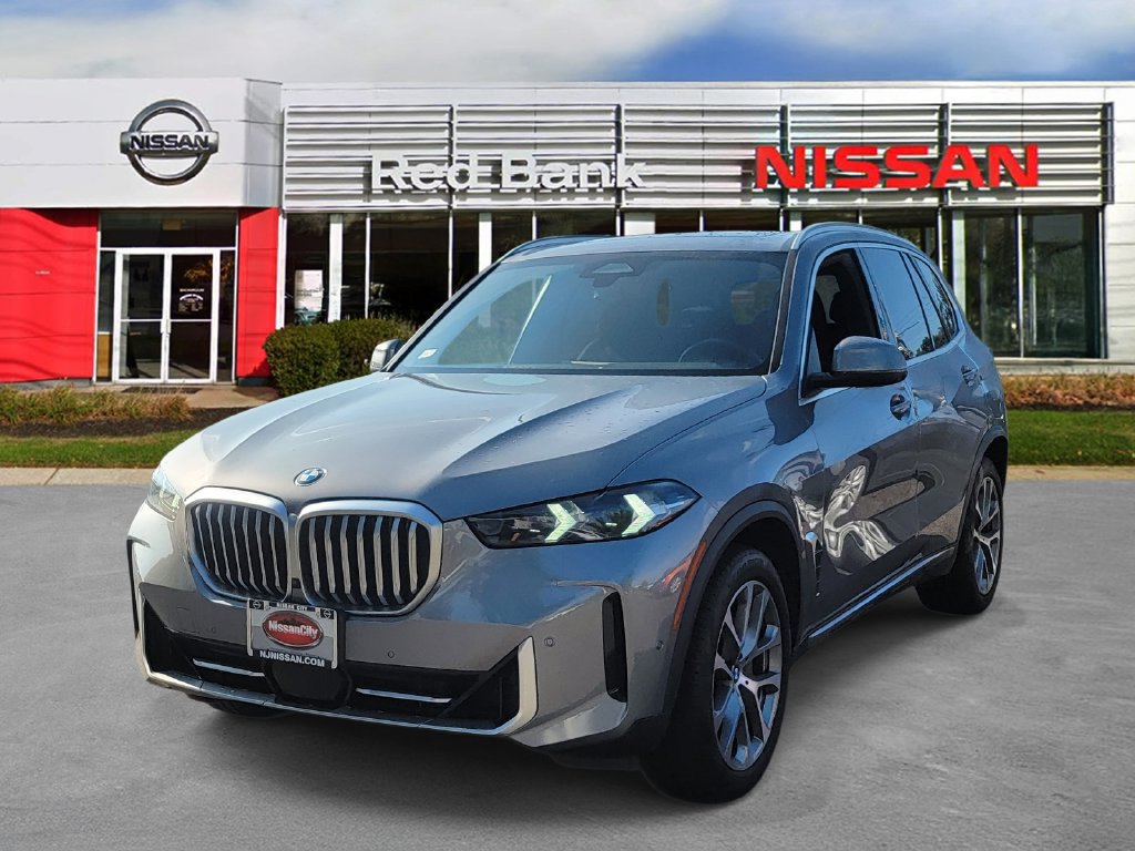 Used 2024 BMW X5 xDrive40i w/ Parking Assistance Package AWD/4WD image 4