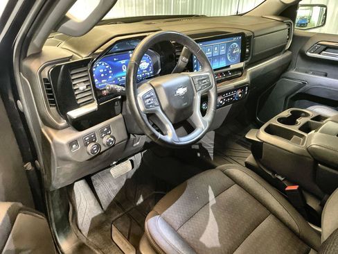 Used 2023 Chevrolet Silverado 1500 LT w/ Z71 Off-Road Package image 10