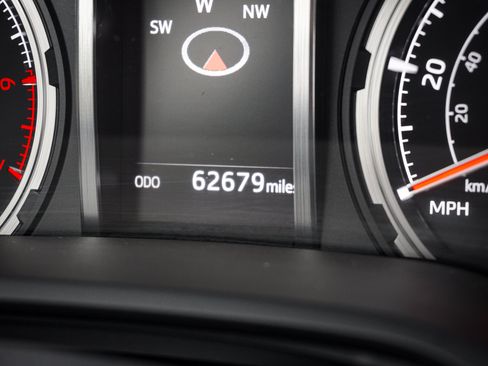 Used 2021 Toyota 4Runner Venture w/ Moonroof Package AWD/4WD image 22