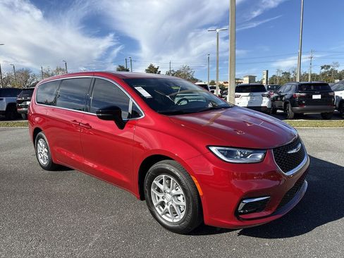 New 2026 Chrysler Pacifica Select FWD image 1