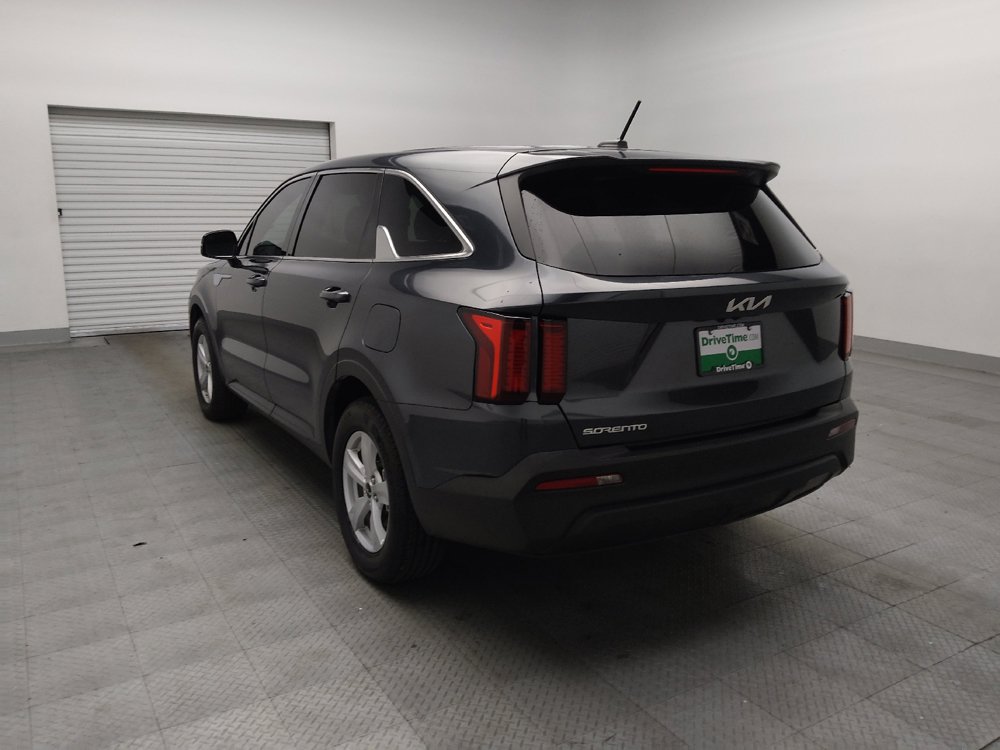 Used 2023 Kia Sorento LX FWD image 5