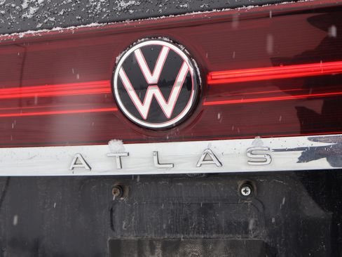 Used 2024 Volkswagen Atlas SE image 19