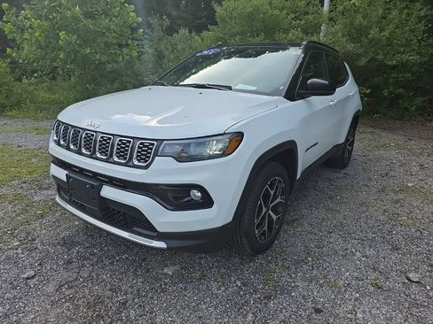 Used 2025 Jeep Compass Limited AWD/4WD image 8