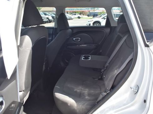 Used 2014 Kia Soul ! FWD image 27