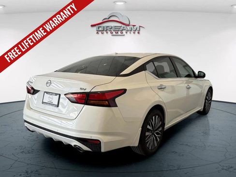 Used 2024 Nissan Altima 2.5 SV w/ SV Premium Package FWD image 23
