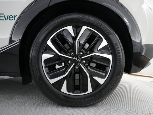 Used 2024 Kia EV6 Wind image 17