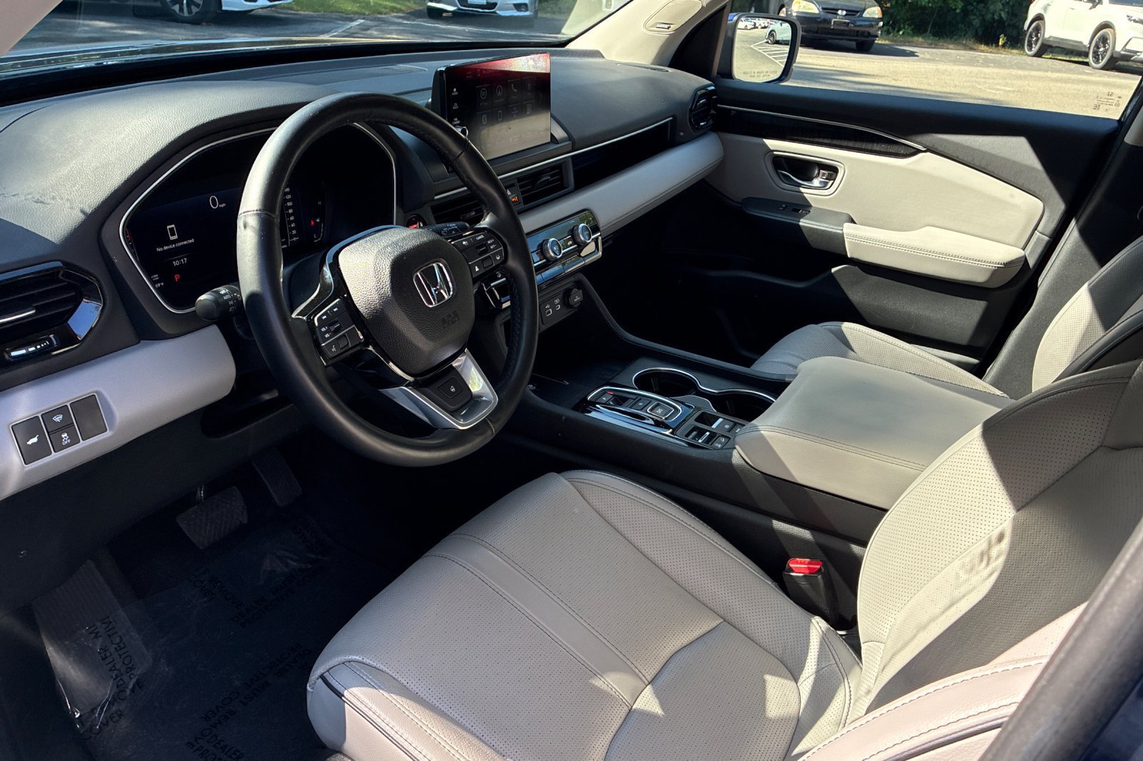 Used 2023 Honda Pilot Elite image 11