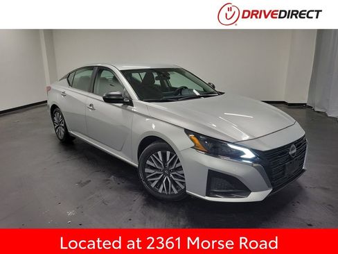Used 2024 Nissan Altima 2.5 SV image 1