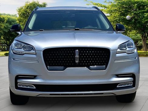 Used 2022 Lincoln Aviator Reserve w/ Equipment Group 201A AWD/4WD image 2
