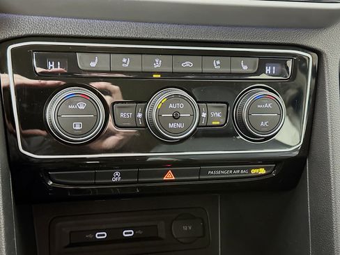 Used 2023 Volkswagen Atlas SEL Premium image 16