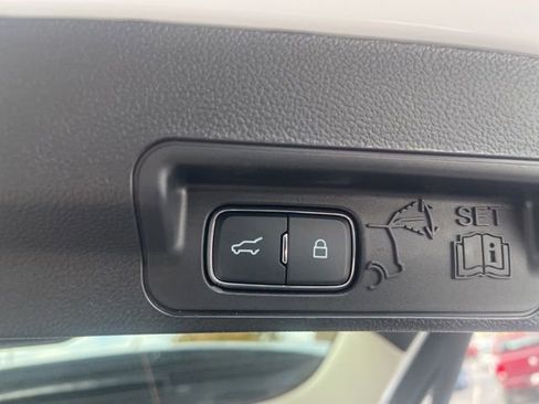 Used 2025 Ford Explorer Active image 11