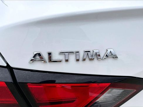 Used 2021 Nissan Altima 2.5 S w/ Driver Assist Package FWD image 10