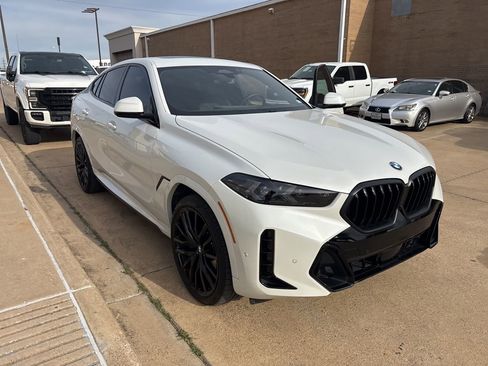 Used 2024 BMW X6 xDrive40i w/ Premium Package image 4