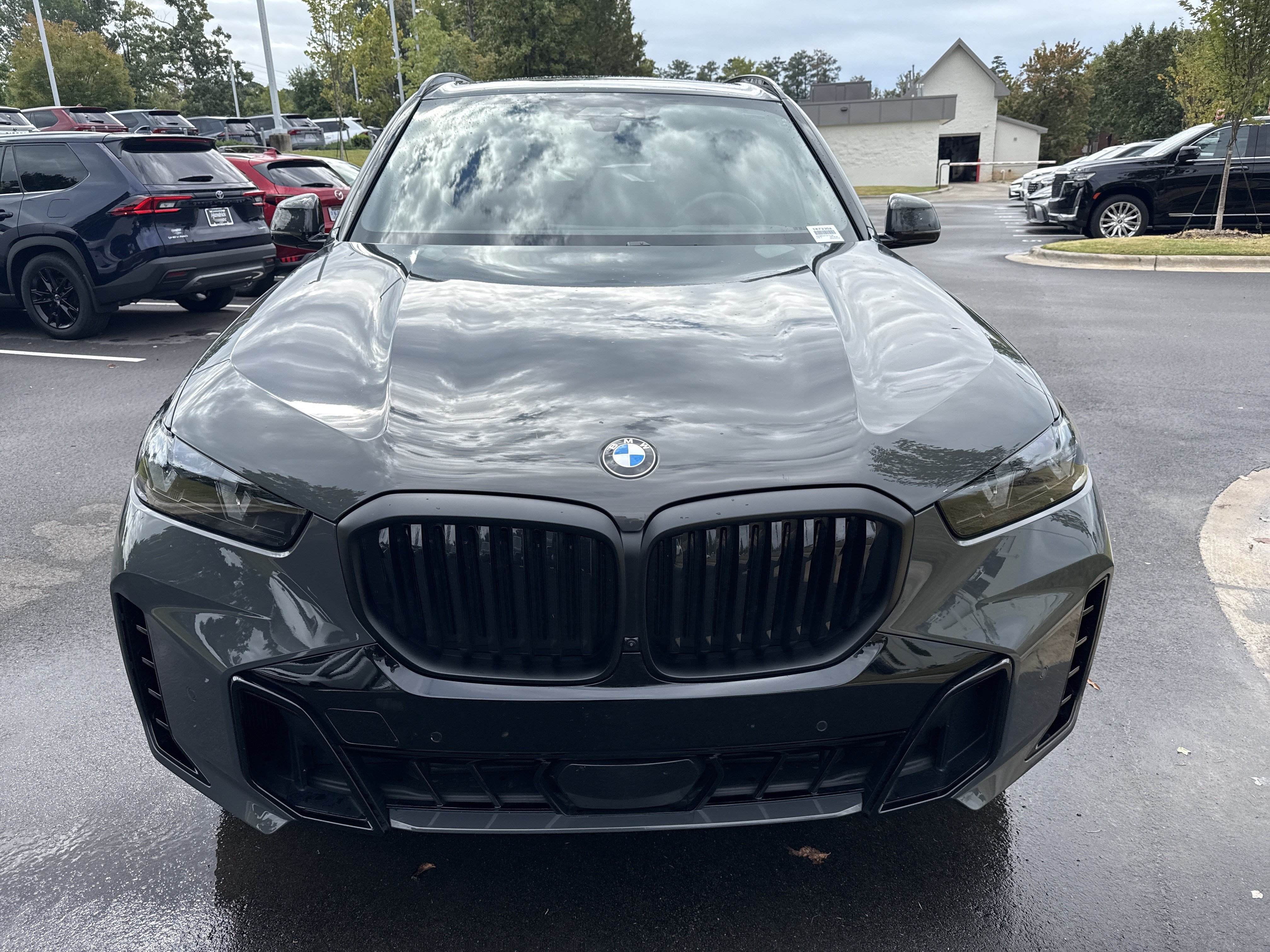 Used 2026 BMW X5 xDrive40i w/ M Sport Package AWD/4WD image 3