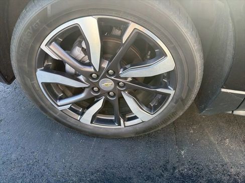 Used 2023 Chevrolet Equinox Premier AWD/4WD image 14