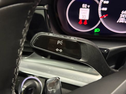 Used 2023 Porsche Panamera 4 Platinum Edition AWD/4WD image 35